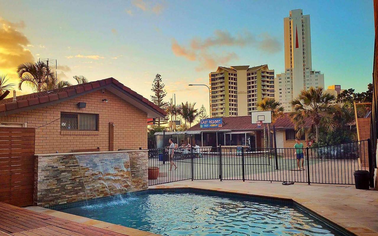 Maxmee Backpackers Resort Gold Coast Exterior foto